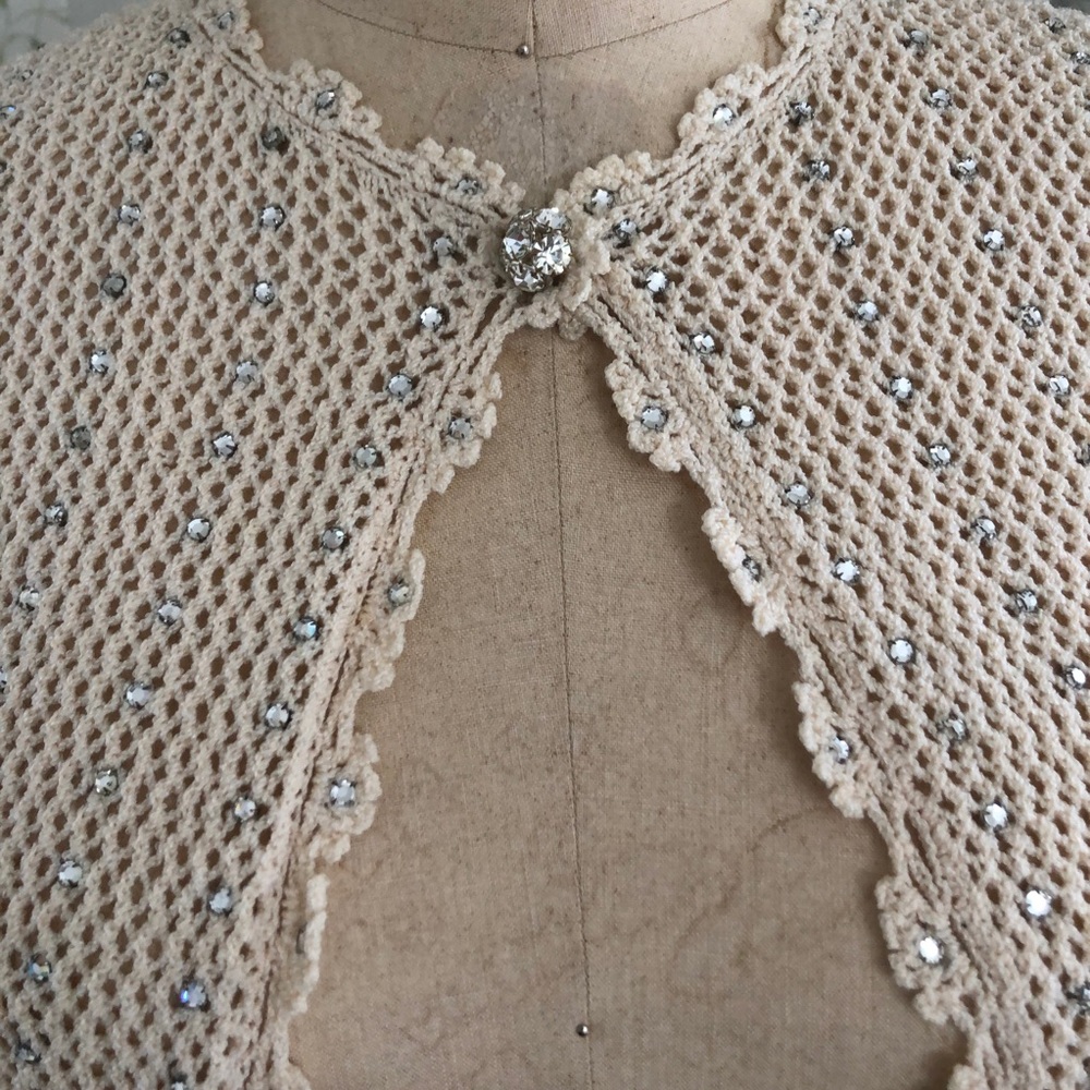 Handknit Vintage Shrug Cardigan, Scallop Edging Rhinestone Closure - Picture 12 of 12